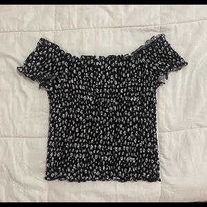 Black floral cinched crop top (med)